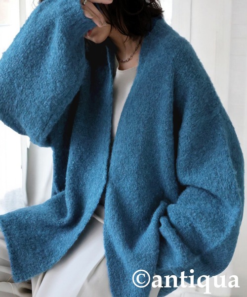 antiqua(アンティカ)の「ブークレニットカーディガン(ニット/セーター・レディース・ブルー/ベージュ/ブラック・ONESIZE)」の1枚目の写真