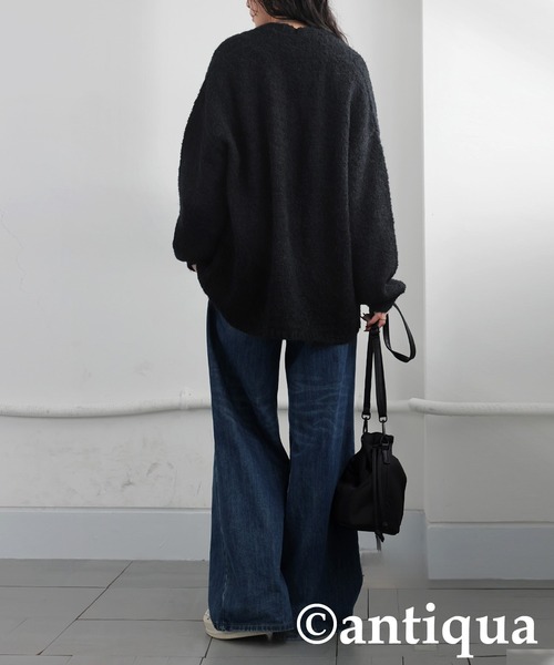 antiqua(アンティカ)の「ブークレニットカーディガン(ニット/セーター・レディース・ブルー/ベージュ/ブラック・ONESIZE)」の6枚目の写真