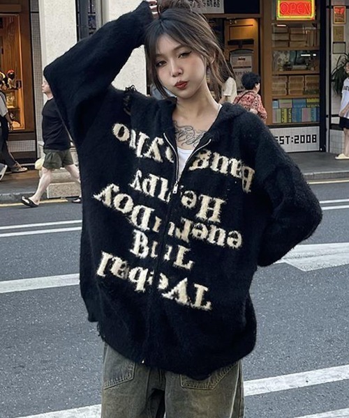 Ressaca(レサーカ)の「オーバーサイズレタリングロゴシャギーニットジップアップパーカー(ニット/セーター・レディース・ブラック/グレー・M/L/XXL/XL)」の2枚目の写真