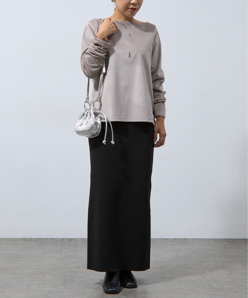 COLONY 2139（コロニートゥーワンスリーナイン）の「ベロアボートネック長袖トップス（Tシャツ/カットソー・レディース・ブラック/グレイッシュベージュ/オフホワイト/チャコールグレー/ブラウン・FREE）」の16枚目の写真