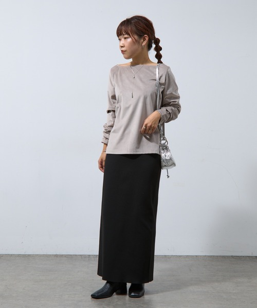 COLONY 2139（コロニートゥーワンスリーナイン）の「ベロアボートネック長袖トップス（Tシャツ/カットソー・レディース・ブラック/グレイッシュベージュ/オフホワイト/チャコールグレー/ブラウン・FREE）」の18枚目の写真