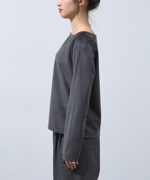 COLONY 2139（コロニートゥーワンスリーナイン）の「ベロアボートネック長袖トップス（Tシャツ/カットソー・レディース・ブラック/グレイッシュベージュ/オフホワイト/チャコールグレー/ブラウン・FREE）」の21枚目の写真