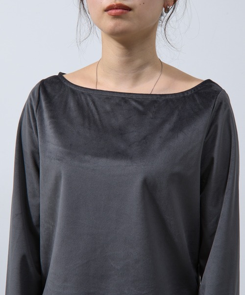 COLONY 2139(コロニートゥーワンスリーナイン)の「ベロアボートネック長袖トップス(Tシャツ/カットソー・レディース・ブラック/グレイッシュベージュ/オフホワイト/チャコールグレー/ブラウン・FREE)」の17枚目の写真