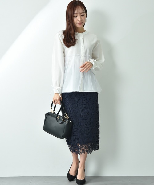 INTERPLANET（インタープラネット）の「バンドカラーパール釦袖口リボンチュール重ねブラウス（シャツ/ブラウス・レディース・オフホワイト/ブラック/サックスブルー・FREE）」の16枚目の写真