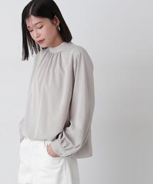 シアーレイヤードネックブラウス