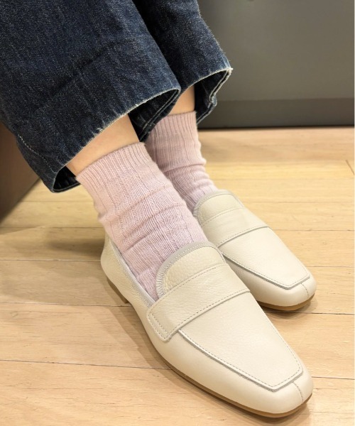 ENあしながおじさん（エンアシナガオジサン）の「防水｜モカシューズ　5360585（ローファー・レディース・オフホワイト/グレイッシュベージュ/ブラック/ミント・23.5cm/23cm/24cm/22.5cm/24.5cm）」の8枚目の写真