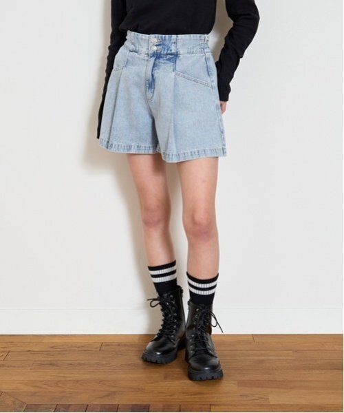 LOVETOXIC（ラブトキシック）の「美脚見えタックフレアデニムキュロット（デニムパンツ・キッズ・ブルー/ライトブルー/グレー/ブラック・L:160cm/M:150cm/S:140cm）」の3枚目の写真