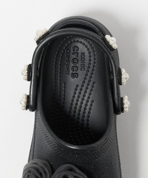 crocs(クロックス)の「【別注】<crocs>クラシック プラットフォーム グリッター サンダル(サンダル・レディース・ブラック・24cm/23cm/22cm)」の9枚目の写真
