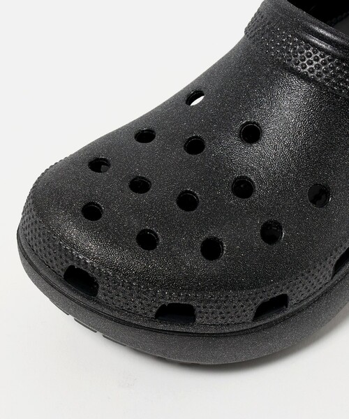 crocs(クロックス)の「【別注】<crocs>クラシック プラットフォーム グリッター サンダル(サンダル・レディース・ブラック・24cm/23cm/22cm)」の18枚目の写真