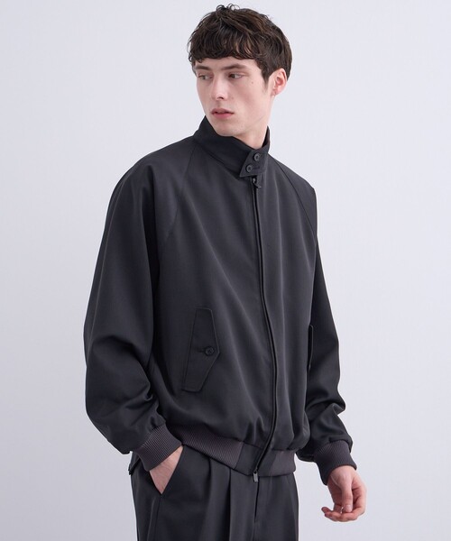 UNITED TOKYO(ユナイテッドトウキョウ)の「【セットアップ着用可能】HARD GABARDINE スウィングトップブルゾン(ブルゾン・メンズ・ダークグレー/グレイッシュベージュ・1/2)」の2枚目の写真