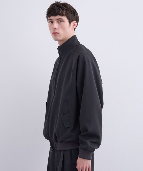 UNITED TOKYO(ユナイテッドトウキョウ)の「【セットアップ着用可能】HARD GABARDINE スウィングトップブルゾン(ブルゾン・メンズ・ダークグレー/グレイッシュベージュ・1/2)」の6枚目の写真
