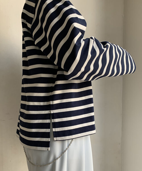 DouDou（ドゥドゥ）の「【WEB限定】 ボートネックボーダーTEE（Tシャツ/カットソー・レディース・ベージュ/ネイビー/オフホワイト・FREE）」の4枚目の写真