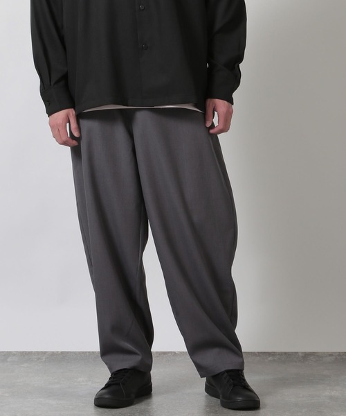 LAKOLE(ラコレ)の「【セットアップ可】ツイルバレルレッグパンツ/284452(その他パンツ・メンズ・ブラック/グレー/キャメル・MEDIUM/LARGE)」の1枚目の写真