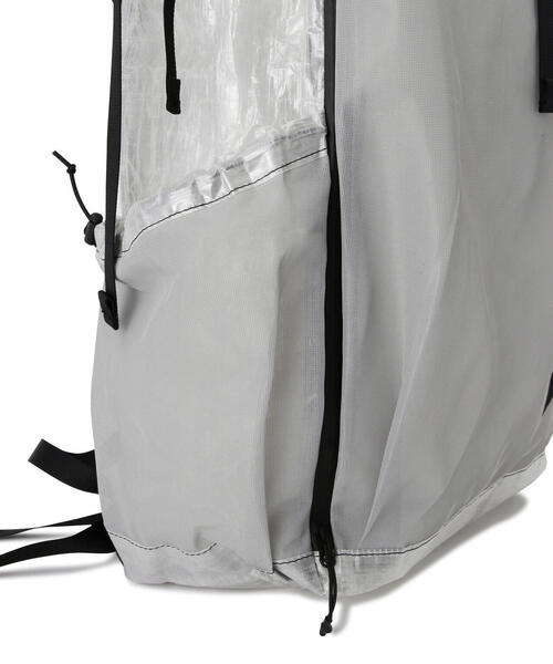 BEAVER（ビーバー）の「and wander/アンドワンダー  UL backpack with Dyneema（バックパック/リュック・メンズ・ブラック/ホワイト系2・F）」の6枚目の写真