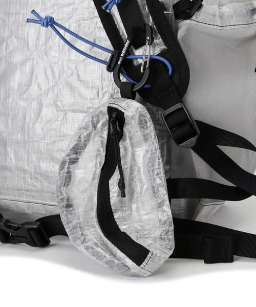 BEAVER（ビーバー）の「and wander/アンドワンダー  UL backpack with Dyneema（バックパック/リュック・メンズ・ブラック/ホワイト系2・F）」の10枚目の写真