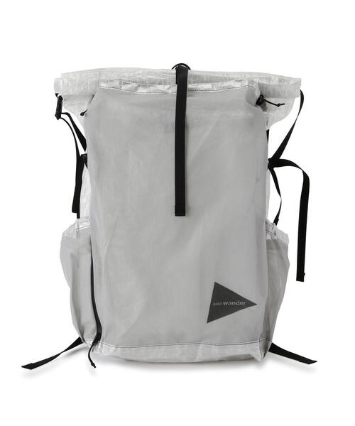 BEAVER（ビーバー）の「and wander/アンドワンダー  UL backpack with Dyneema（バックパック/リュック・メンズ・ブラック/ホワイト系2・F）」の2枚目の写真