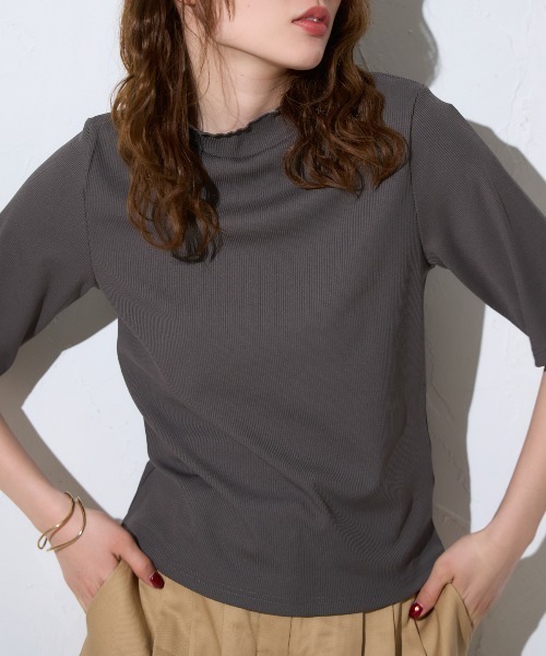 TRIANGLE PALETTE(トライアングルパレット)の「モックネック5分袖トップス(Tシャツ/カットソー・レディース・ピンク/グリーン/ホワイト/ブラック/アイボリー/チャコールグレー・FREE)」の4枚目の写真