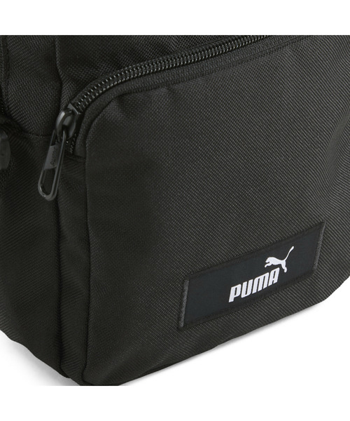 PUMA(プーマ)の「PUMA プーマ ユニセックス プーマ アカデミー ポータブル バッグ(ショルダーバッグ・メンズ・ブラック・フリー)」の7枚目の写真