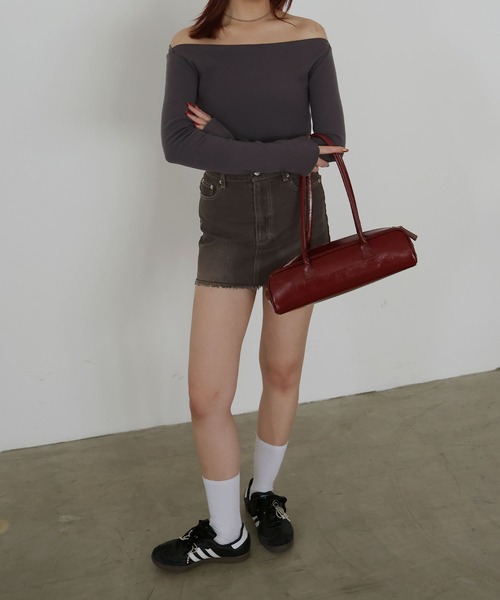 オフショルクロップドロングスリーブTシャツ（Tシャツ