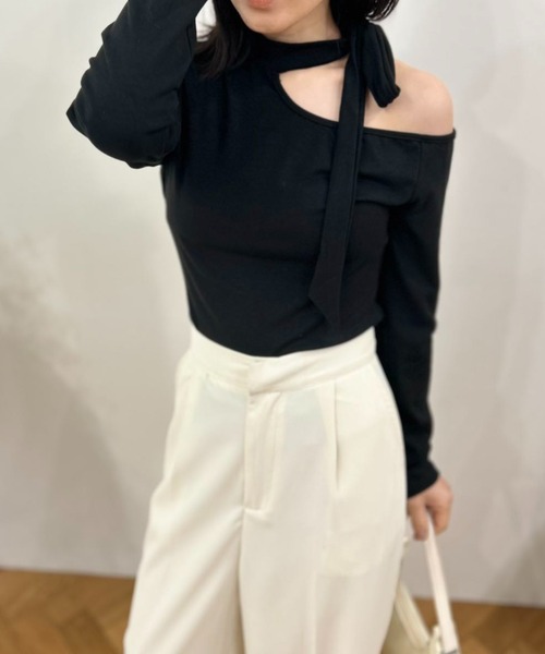 mebole（メボレ）の「チョーカーネックワンショルトップス（Tシャツ/カットソー・レディース・ブラック/ワインレッド・FREE）」の6枚目の写真