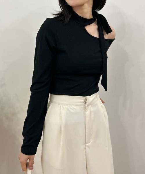 mebole（メボレ）の「チョーカーネックワンショルトップス（Tシャツ/カットソー・レディース・ブラック/ワインレッド・FREE）」の5枚目の写真