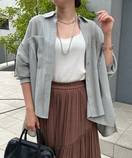 Jena espace merveilleux（ジェナ　エスパスメルヴェイユ）の「【着回し抜群／オールシーズン◎】バックカーブシャーリングシャツ（シャツ/ブラウス・レディース・パープル/グレー/オフホワイト/ライム/グレー系その他/パープル系その他/チャコールグレー/イエロー・FREE）」の20枚目の写真