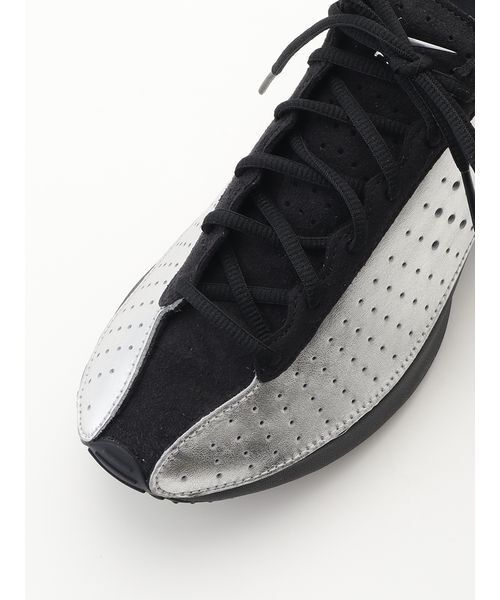 NIKE(ナイキ)の「【NIKE】W AIR SUPERFLY(スニーカー・レディース・シルバー・23.5cm/24cm/24.5cm/25cm/25.5cm/23cm)」の5枚目の写真