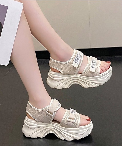 Lace Ladies（レースレディース）の「厚底 ラメ ベルクロ スポーツ サンダル（サンダル・レディース・ブラック/アイボリー・22.5cm/23cm/23.5cm/24cm/24.5cm/25cm）」の9枚目の写真