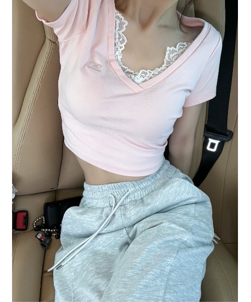 Darich（ダーリッチ）の「レースVネッククロップドTシャツ（Tシャツ/カットソー・レディース・ブラック/ホワイト/サックスブルー/ピンク・FREE）」の6枚目の写真