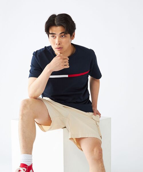 TOMMY HILFIGER(トミーヒルフィガー)の「【オンライン限定】【ユニセックス】トミーヒルフィガーロゴTシャツ / TINO TEE(Tシャツ/カットソー・メンズ・ブルー/ブラック/ホワイト/グレー・MEDIUM/SMALL/X-LARGE/LARGE/X-SMALL)」の18枚目の写真