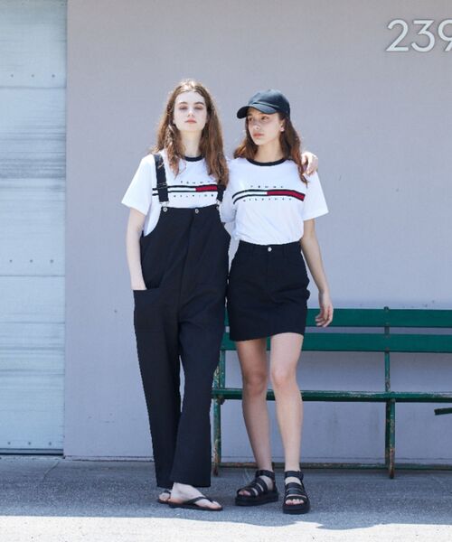 TOMMY HILFIGER(トミーヒルフィガー)の「【オンライン限定】【ユニセックス】トミーヒルフィガーロゴTシャツ / TINO TEE(Tシャツ/カットソー・メンズ・ブルー/ブラック/ホワイト/グレー・MEDIUM/SMALL/X-LARGE/LARGE/X-SMALL)」の15枚目の写真