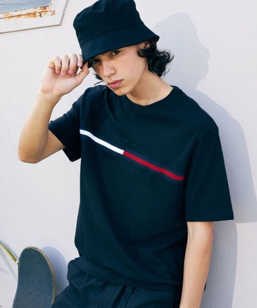 TOMMY HILFIGER(トミーヒルフィガー)の「【オンライン限定】【ユニセックス】トミーヒルフィガーロゴTシャツ / TINO TEE(Tシャツ/カットソー・メンズ・ブルー/ブラック/ホワイト/グレー・MEDIUM/SMALL/X-LARGE/LARGE/X-SMALL)」の8枚目の写真