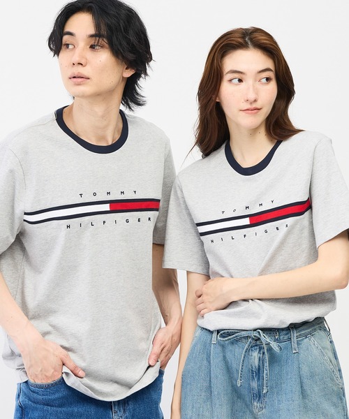 TOMMY HILFIGER(トミーヒルフィガー)の「【オンライン限定】【ユニセックス】トミーヒルフィガーロゴTシャツ / TINO TEE(Tシャツ/カットソー・メンズ・ブルー/ブラック/ホワイト/グレー・MEDIUM/SMALL/X-LARGE/LARGE/X-SMALL)」の3枚目の写真