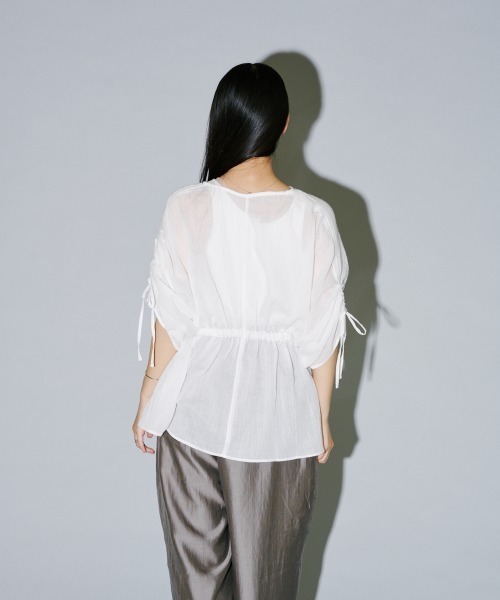 terrace(テラス)の「フラッフィードロストぺプラムブラウス(シャツ/ブラウス・レディース・イエロー/オフホワイト/ブラック・MEDIUM)」の8枚目の写真