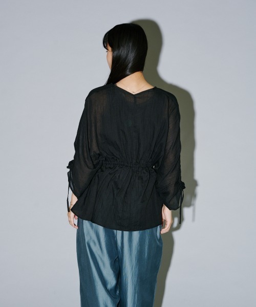 terrace(テラス)の「フラッフィードロストぺプラムブラウス(シャツ/ブラウス・レディース・イエロー/オフホワイト/ブラック・MEDIUM)」の13枚目の写真