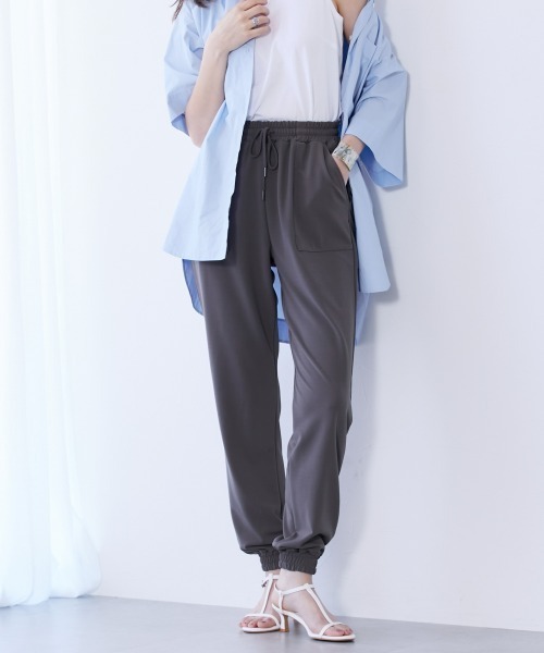 slattgir(スラットジール)の「高身長 着心地ラクチンボリュームカットソージョガーパンツ(セットアップ対応)(トールサイズ)(その他パンツ・レディース・グレイッシュベージュ/チャコール・5L/M/L/LL/3L/4L)」の22枚目の写真