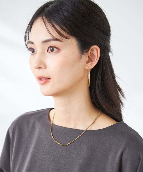a.v.v（アーヴェヴェ）の「ステンレスドロップピアス（ピアス（両耳用）・レディース・シルバー/ゴールド・38）」の5枚目の写真