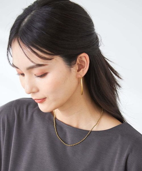 a.v.v（アーヴェヴェ）の「ステンレスドロップピアス（ピアス（両耳用）・レディース・シルバー/ゴールド・38）」の6枚目の写真
