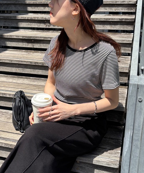 ISOOK（アイスー）の「【ISOOK / アイスー】マリンボーダーリブTシャツ / 半袖 クロップド丈 短丈 クルーネック ラウンドネック リブカットソー 細ボーダー ホワイト ブラック レッド ブラウン パープル 白 黒 茶 赤 紫 ZOZOTOWN限定（Tシャツ/カットソー・レディース・レッド/モカ/パープル/ブラック・FREE）」の7枚目の写真