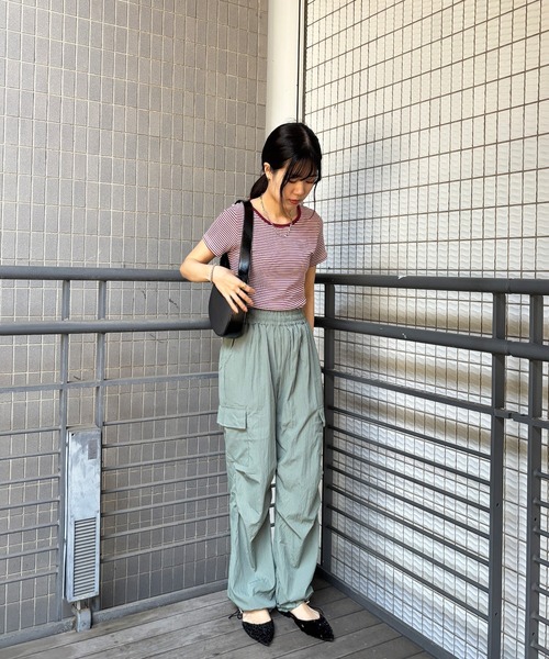 ISOOK（アイスー）の「【ISOOK / アイスー】マリンボーダーリブTシャツ / 半袖 クロップド丈 短丈 クルーネック ラウンドネック リブカットソー 細ボーダー ホワイト ブラック レッド ブラウン パープル 白 黒 茶 赤 紫 ZOZOTOWN限定（Tシャツ/カットソー・レディース・レッド/モカ/パープル/ブラック・FREE）」の16枚目の写真