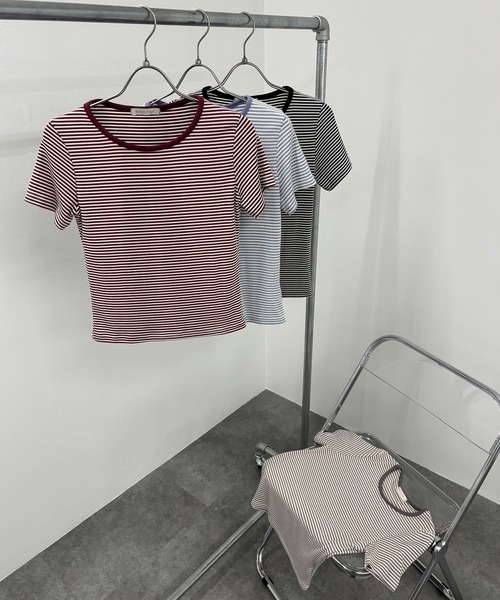 ISOOK（アイスー）の「【ISOOK / アイスー】マリンボーダーリブTシャツ / 半袖 クロップド丈 短丈 クルーネック ラウンドネック リブカットソー 細ボーダー ホワイト ブラック レッド ブラウン パープル 白 黒 茶 赤 紫 ZOZOTOWN限定（Tシャツ/カットソー・レディース・レッド/モカ/パープル/ブラック・FREE）」の21枚目の写真