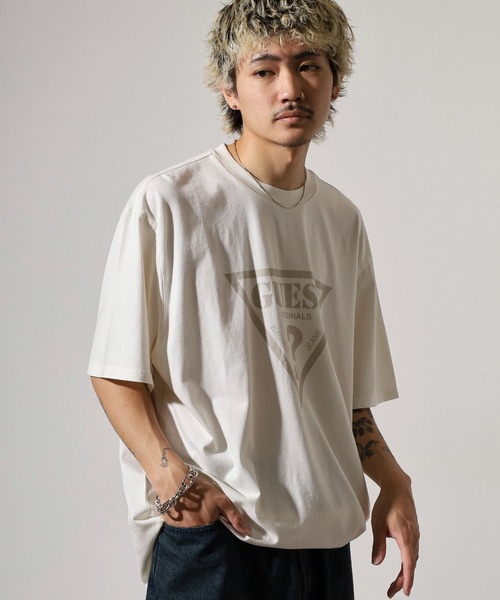 Guess(ゲス)の「GUESS GO VINTAGE TRIANGLE TEE Tシャツ(Tシャツ/カットソー・メンズ・ホワイト/スミクロ・M/XL/L)」の6枚目の写真