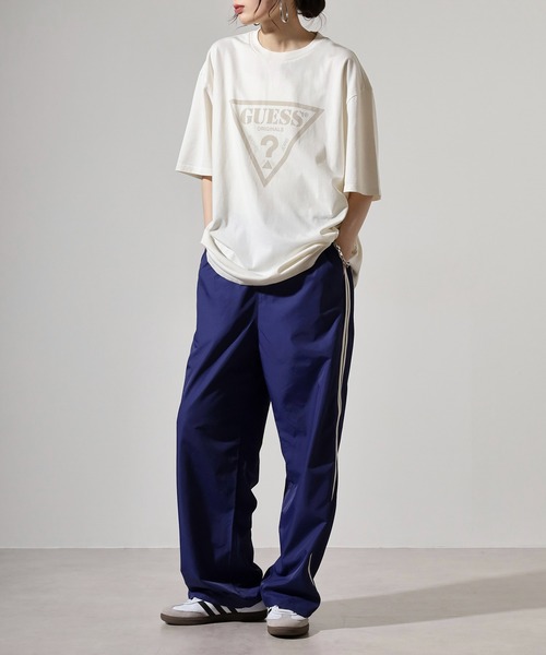 Guess(ゲス)の「GUESS GO VINTAGE TRIANGLE TEE Tシャツ(Tシャツ/カットソー・メンズ・ホワイト/スミクロ・M/XL/L)」の14枚目の写真