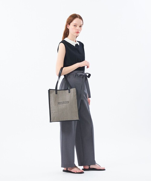 MACKINTOSH PHILOSOPHY(マッキントッシュ フィロソフィー)の「ロゴ刺しゅうサマートート(トートバッグ・レディース・ベージュ/チャコールグレー・FREE)」の5枚目の写真