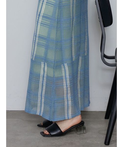 LAGUNAMOON（ラグナムーン）の「シアーチェックニットワンピース（ワンピース・レディース・ブルー/アイボリー・SMALL/MEDIUM）」の5枚目の写真