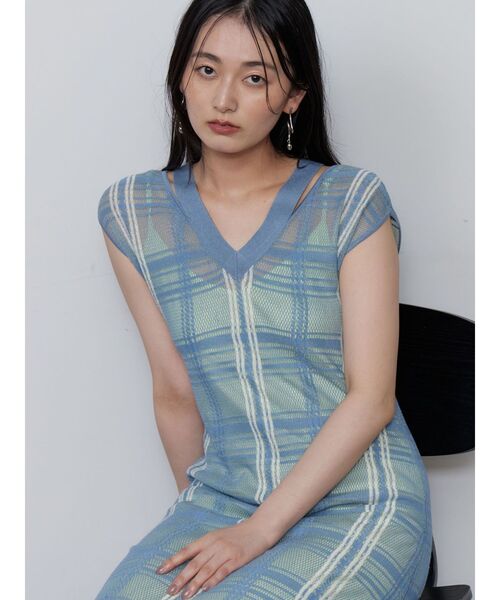 LAGUNAMOON（ラグナムーン）の「シアーチェックニットワンピース（ワンピース・レディース・ブルー/アイボリー・SMALL/MEDIUM）」の10枚目の写真