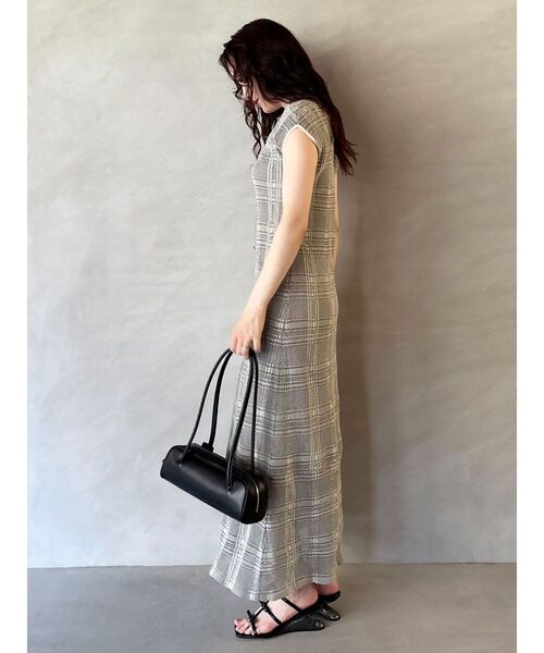 LAGUNAMOON（ラグナムーン）の「シアーチェックニットワンピース（ワンピース・レディース・ブルー/アイボリー・SMALL/MEDIUM）」の17枚目の写真