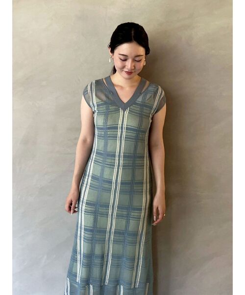 LAGUNAMOON（ラグナムーン）の「シアーチェックニットワンピース（ワンピース・レディース・ブルー/アイボリー・SMALL/MEDIUM）」の21枚目の写真