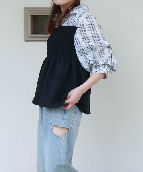 GORGE（ゴージ）の「《シャーリング×フェイクレイヤード》レディース ドッキングシャツ ブラウス風 春秋（シャツ/ブラウス・レディース・その他5/アイボリー系/レッド/オフホワイト/ブルー・F）」の22枚目の写真