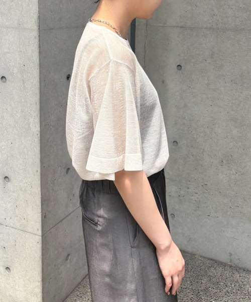 &g'aime(アンジェム)の「【&g'aime】フレアスリーブラメニット Shimmer Flare Sleeve Top(ニット/セーター・レディース・ブラック/アイボリー系/モカ・FREE)」の22枚目の写真
